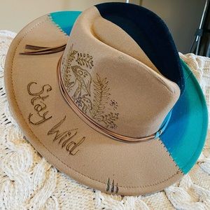 Two toned wide brim - Stay Wild Hat